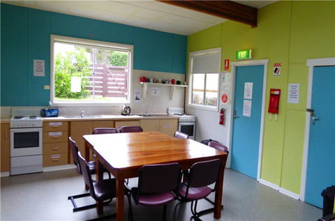 Coles Bay - Esplanade YHA - Northern Rivers Accommodation 0