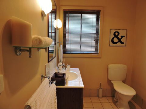 The Guesthouse: Hill End - Northern Rivers Accommodation 9