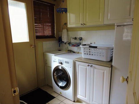 The Guesthouse: Hill End - Northern Rivers Accommodation 10