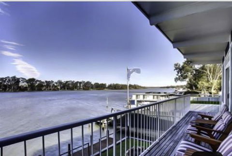 River Shack Rentals - Living The Dream - Northern Rivers Accommodation 97