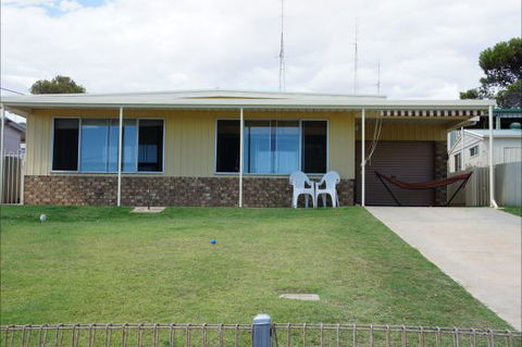 Family Tides - Northern Rivers Accommodation 0