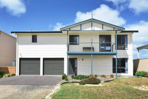 Ambergris - Northern Rivers Accommodation 0