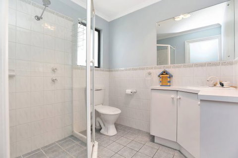 Ambergris - Northern Rivers Accommodation 8
