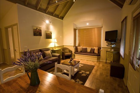 Autumn Abode Cottages - Northern Rivers Accommodation 5