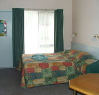 Lazy River Motor Inn