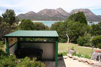 Coles Bay Waterfronters - Northern Rivers Accommodation 0