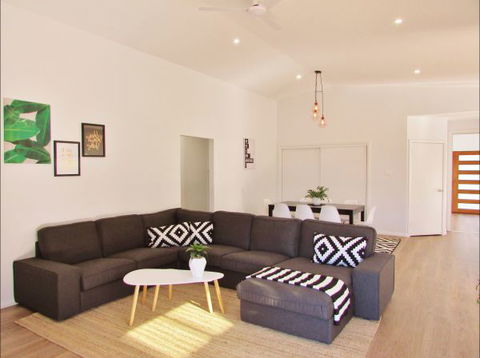 All Decked Out: Lake Conjola - Northern Rivers Accommodation 5