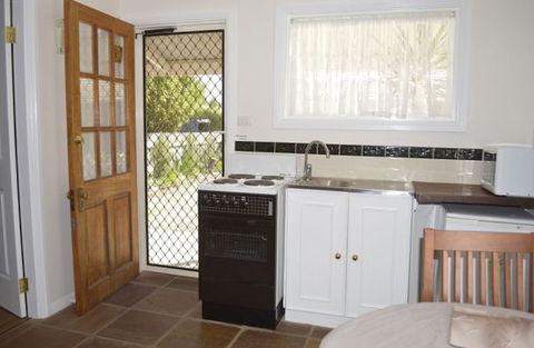 Almond Tree Cottage - Northern Rivers Accommodation 2