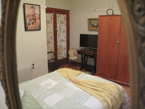 B&B Wodonga - Art Deco Accommodation - Northern Rivers Accommodation 4