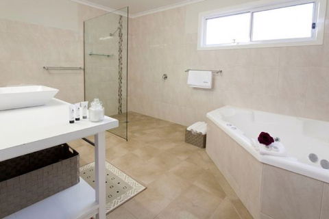 Brookfield Guesthouse - Northern Rivers Accommodation 6