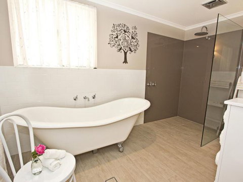 Queen's Cottage Barossa Valley - Northern Rivers Accommodation 2