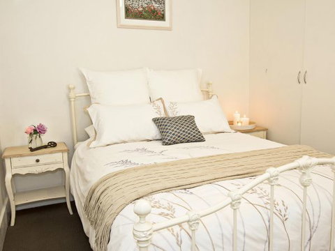 Queen's Cottage Barossa Valley - Northern Rivers Accommodation 6