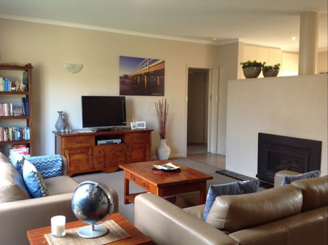 Queen Bee - Northern Rivers Accommodation 0