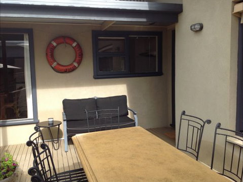 Queen Bee - Northern Rivers Accommodation 8