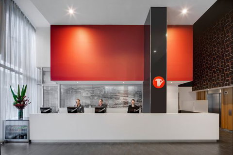 Travelodge Hotel Melbourne Docklands - Northern Rivers Accommodation 0