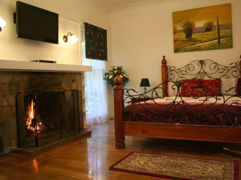 Tudor Cottages Mount Dandenong - Northern Rivers Accommodation 0