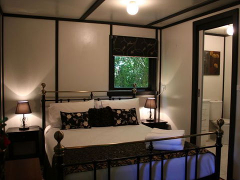 Tudor Cottages Mount Dandenong - Northern Rivers Accommodation 3
