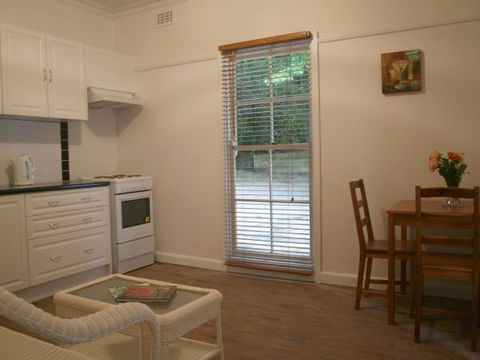 Tudor Cottages Mount Dandenong - Northern Rivers Accommodation 5
