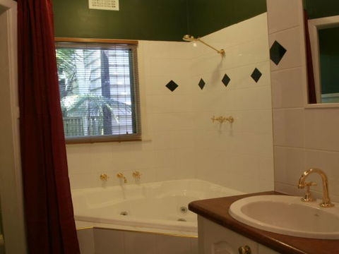 Tudor Cottages Mount Dandenong - Northern Rivers Accommodation 6
