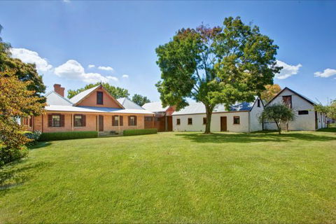Vine Lodge Heritage Getaway - Northern Rivers Accommodation 1