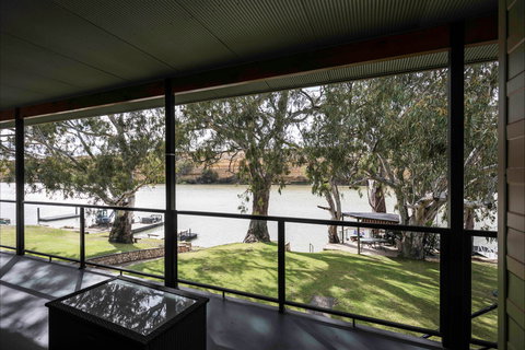 192 Page Drive Blanchetown -River Shack Rentals - Northern Rivers Accommodation 1