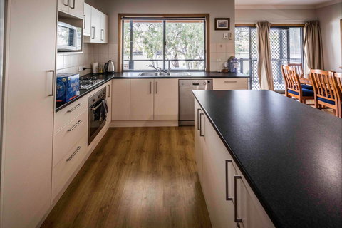 192 Page Drive Blanchetown -River Shack Rentals - Northern Rivers Accommodation 6