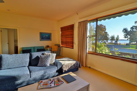 A Reflection On The Lake - Northern Rivers Accommodation 0