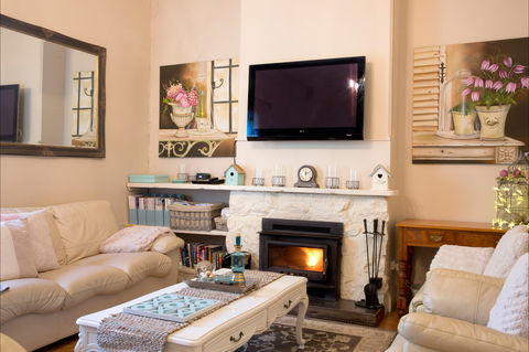 Azalea Cedar-Rose Villa - Northern Rivers Accommodation 4