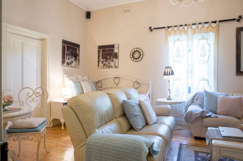 Azalea Cedar-Rose Villa - Northern Rivers Accommodation 8