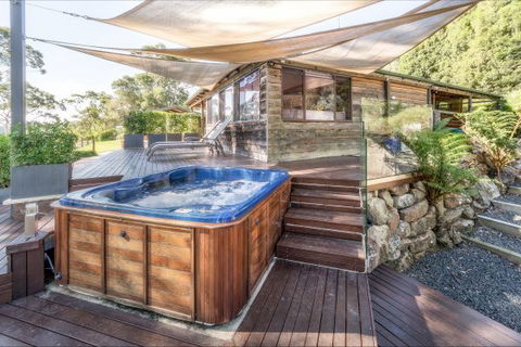 Coach House Hill Cottage - Northern Rivers Accommodation 0
