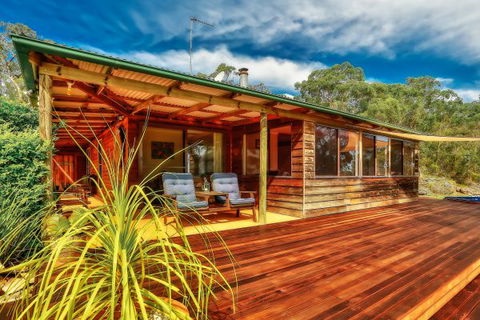 Coach House Hill Cottage - Northern Rivers Accommodation 1