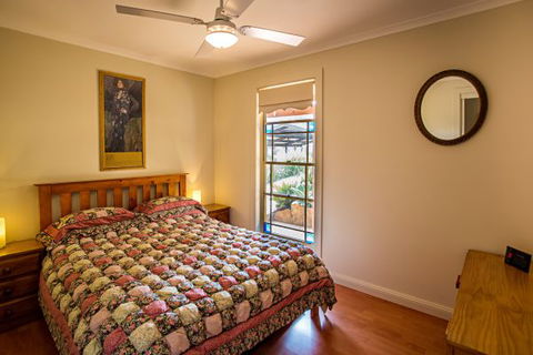 Coach House Hill Cottage - Northern Rivers Accommodation 3