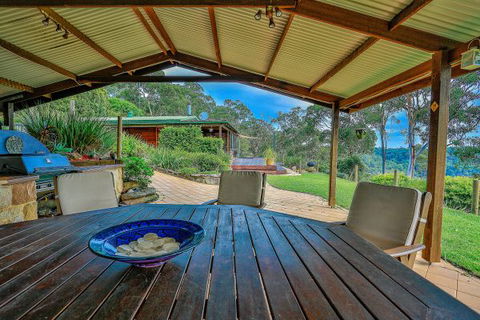 Coach House Hill Cottage - Northern Rivers Accommodation 5