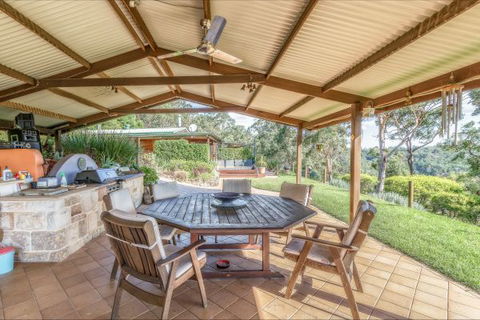 Coach House Hill Cottage - Northern Rivers Accommodation 9