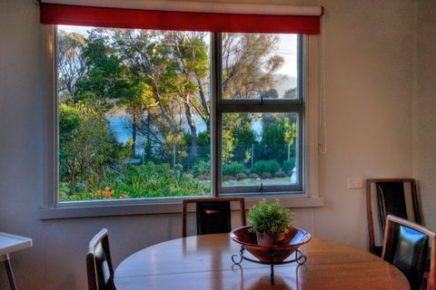 Cove Beach Apartment 1 - Northern Rivers Accommodation 1
