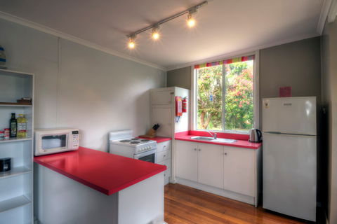 Cove Beach Apartment 1 - Northern Rivers Accommodation 6