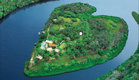 Makepeace Island - Sir Richard Branson's Australian Home - Northern Rivers Accommodation 6