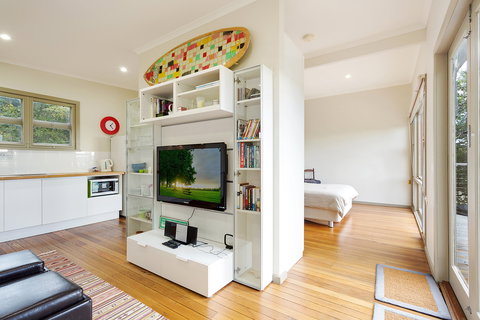 The Love Shack: Pambula Beach - Northern Rivers Accommodation 2