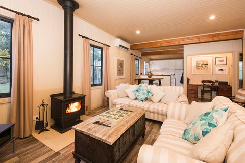 The Guesthouse: Hill End - Northern Rivers Accommodation 4