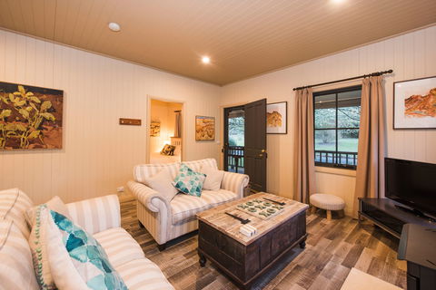 The Guesthouse: Hill End - Northern Rivers Accommodation 6