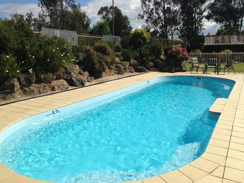 Tuckerbox Motor Inn - Northern Rivers Accommodation 3