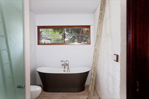 Vine Lodge Heritage Getaway - Northern Rivers Accommodation 3