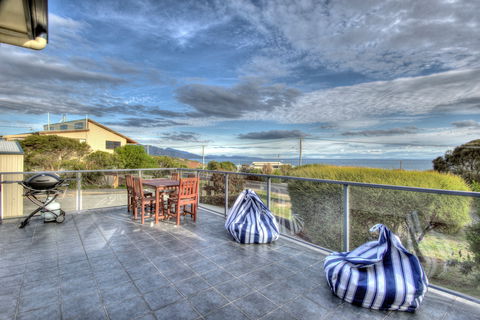 Blue Waves - Northern Rivers Accommodation 0