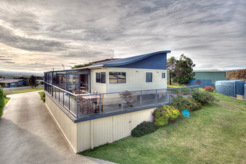 Blue Waves - Northern Rivers Accommodation 8
