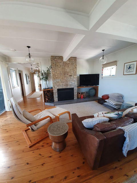 Blue Whale Cottage - Northern Rivers Accommodation 7