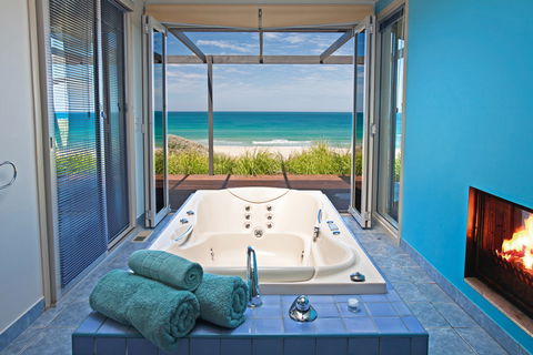 Chocolate Gannets - Northern Rivers Accommodation 0