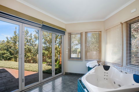 Chocolate Gannets - Northern Rivers Accommodation 9