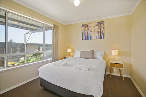 Eagle Heights Holiday Units - Scenic Unit - Northern Rivers Accommodation 1