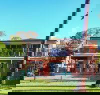 Kingfisher Lakehouse - Northern Rivers Accommodation