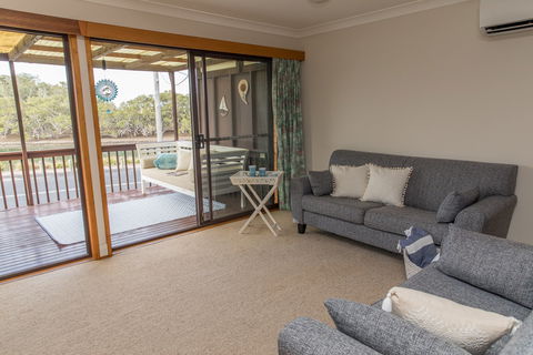 Kookas Nest - Northern Rivers Accommodation 6